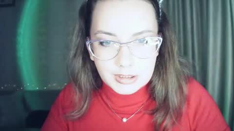 moodiemira online show from October 10, 3:33 pm