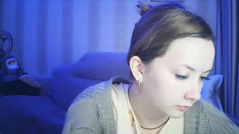 moodiemira online show from March 13, 5:08 pm