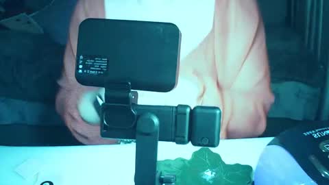 moodiemira online show from March 23, 7:40 pm