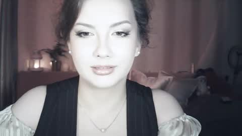 Snapshot of moodiemira chatting on May 17, 6:59 pm moodiemira online show from May 17, 6:59 pm