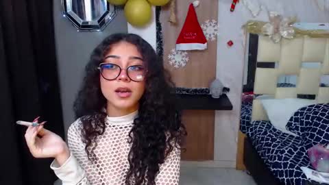 Snapshot of moon_and_fire_ chatting on November 20, 12:11 am moon_and_fire_ online show from November 20, 12:11 am