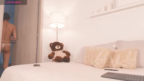 Snapshot of moon_angels chatting on September 23, 7:06 pm Angels online show from September 23, 7:06 pm