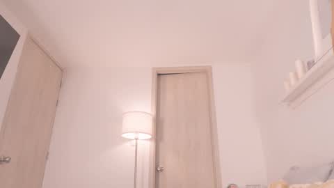 Snapshot of moon_angels chatting on October 24, 11:50 am Angels online show from October 24, 11:50 am