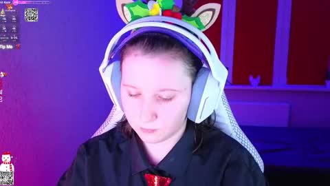 Lola online show from December 17, 3:40 pm