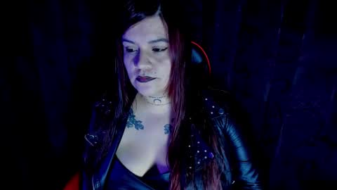 Snapshot of moon_dark520 chatting on November 24, 4:23 am Lilith online show from November 24, 4:23 am