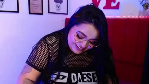 Snapshot of moon_sunflowers chatting on February 27, 2:53 am moon_sunflowers online show from February 27, 2:53 am