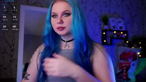 Snapshot of moon_valkyriie chatting on February 8, 1:00 am Emilia online show from February 8, 1:00 am