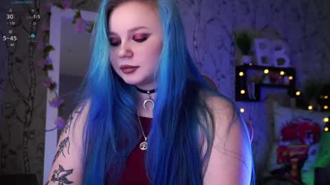 Snapshot of moon_valkyriie chatting on February 19, 6:55 am Emilia online show from February 19, 6:55 am