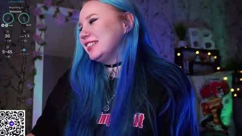 Snapshot of moon_valkyriie chatting on February 23, 11:44 am Emilia online show from February 23, 11:44 am