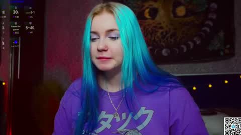 Snapshot of moon_valkyriie chatting on February 27, 8:17 am Emilia online show from February 27, 8:17 am