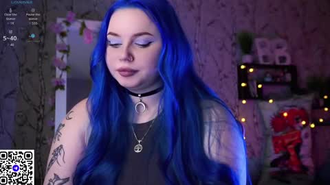 Snapshot of moon_valkyriie chatting on March 3, 11:55 am Emilia online show from March 3, 11:55 am