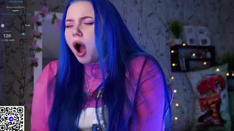 Snapshot of moon_valkyriie chatting on March 7, 7:19 am Emilia online show from March 7, 7:19 am