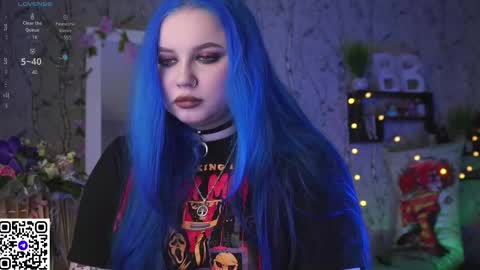 Snapshot of moon_valkyriie chatting on March 12, 9:44 am Emilia online show from March 12, 9:44 am