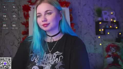 Snapshot of moon_valkyriie chatting on September 9, 12:26 pm Emilia online show from September 9, 12:26 pm