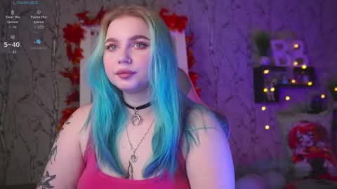 Snapshot of moon_valkyriie chatting on September 20, 8:48 am Emilia online show from September 20, 8:48 am