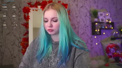 Snapshot of moon_valkyriie chatting on September 24, 7:33 am Emilia online show from September 24, 7:33 am