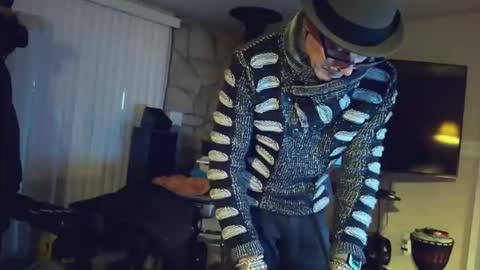 Snapshot of moondanceraa chatting on December 2, 1:00 am moondanceraa online show from December 2, 1:00 am