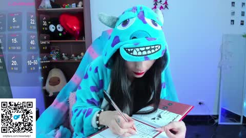 Snapshot of moonlady_ chatting on January 29, 2:40 am MOON online show from January 29, 2:40 am