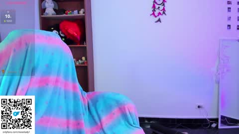 Snapshot of moonlady_ chatting on January 31, 11:24 pm MOON online show from January 31, 11:24 pm