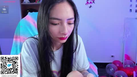 Snapshot of moonlady_ chatting on February 4, 11:27 pm MOON online show from February 4, 11:27 pm