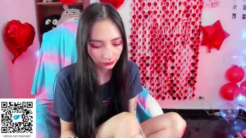 Snapshot of moonlady_ chatting on February 15, 3:42 am MOON online show from February 15, 3:42 am