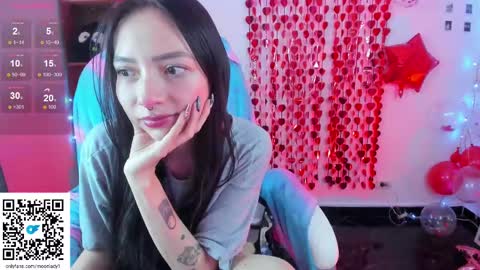 Snapshot of moonlady_ chatting on February 24, 2:40 am MOON online show from February 24, 2:40 am