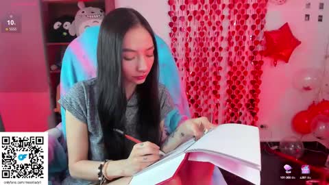 Snapshot of moonlady_ chatting on February 24, 11:19 pm MOON online show from February 24, 11:19 pm