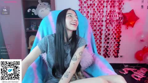 Snapshot of moonlady_ chatting on March 2, 5:33 am MOON online show from March 2, 5:33 am