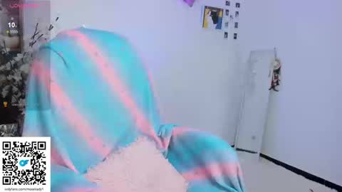 Snapshot of moonlady_ chatting on September 11, 11:49 pm MOON online show from September 11, 11:49 pm