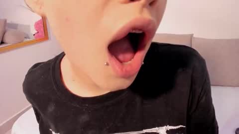 Kitty online show from December 3, 8:07 pm