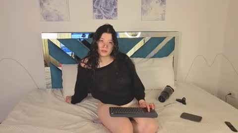 Snapshot of moonmewmew chatting on November 7, 1:00 pm Moon online show from November 7, 1:00 pm