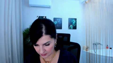 Ask me  online show from November 27, 3:52 am