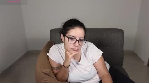 Snapshot of moonwoman_ chatting on October 9, 1:25 am Moon Woman online show from October 9, 1:25 am