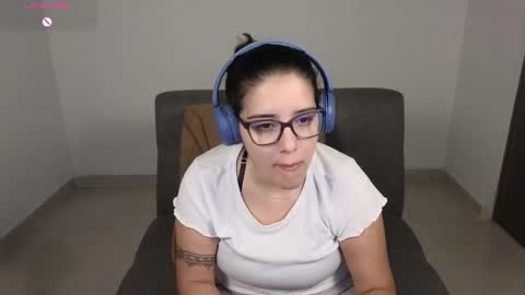 Snapshot of moonwoman_ chatting on October 10, 1:26 am Moon Woman online show from October 10, 1:26 am