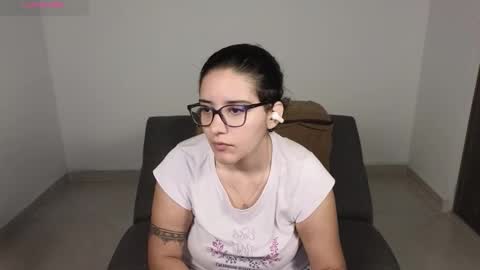 Snapshot of moonwoman_ chatting on October 20, 3:18 am Moon Woman online show from October 20, 3:18 am