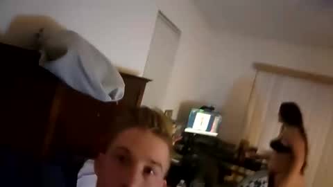 M00SE online show from April 21, 2:26 am