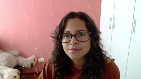 Snapshot of mora_haze chatting on January 25, 6:57 pm Mora Haze 3 online show from January 25, 6:57 pm