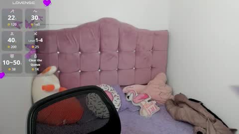 morena_rodriguez_9 online show from October 18, 7:25 pm
