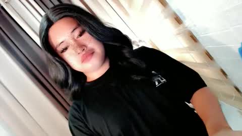 Snapshot of morenaaries12 chatting on November 22, 11:37 pm MIA online show from November 22, 11:37 pm