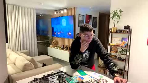   online show from October 29, 12:24 am