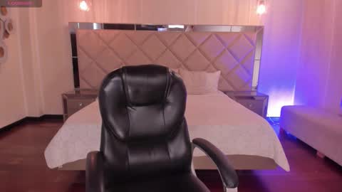 Morgan Hicks online show from December 15, 7:51 pm