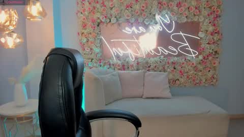 Morgan Hicks online show from February 11, 7:19 pm