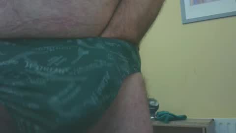 Snapshot of moth12 chatting on December 23, 3:33 pm moth12 online show from December 23, 3:33 pm