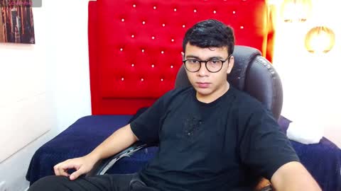 Mou Fly online show from October 28, 11:47 am