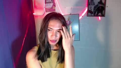 Snapshot of mouiline_rouge69 chatting on February 13, 1:50 am mouiline_rouge69 online show from February 13, 1:50 am