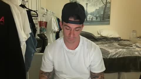 Snapshot of movedto305 chatting on November 2, 3:09 am movedto305 online show from November 2, 3:09 am