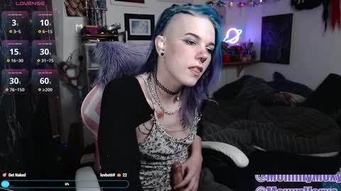 Moxy online show from December 21, 7:27 pm