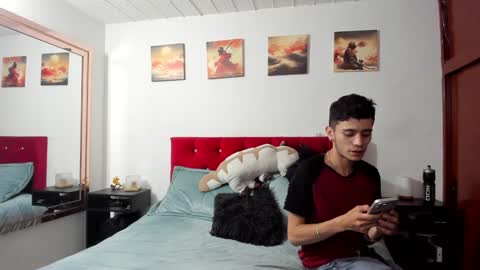 Snapshot of mr_andresr chatting on December 4, 3:37 am Andy online show from December 4, 3:37 am