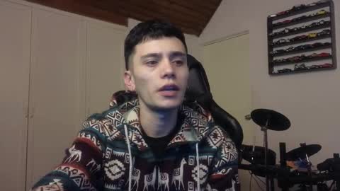 Snapshot of mr_andresr chatting on October 10, 3:27 am Andy online show from October 10, 3:27 am