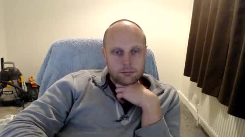 Mr Baldy Likes to Chat online show from October 18, 9:04 pm